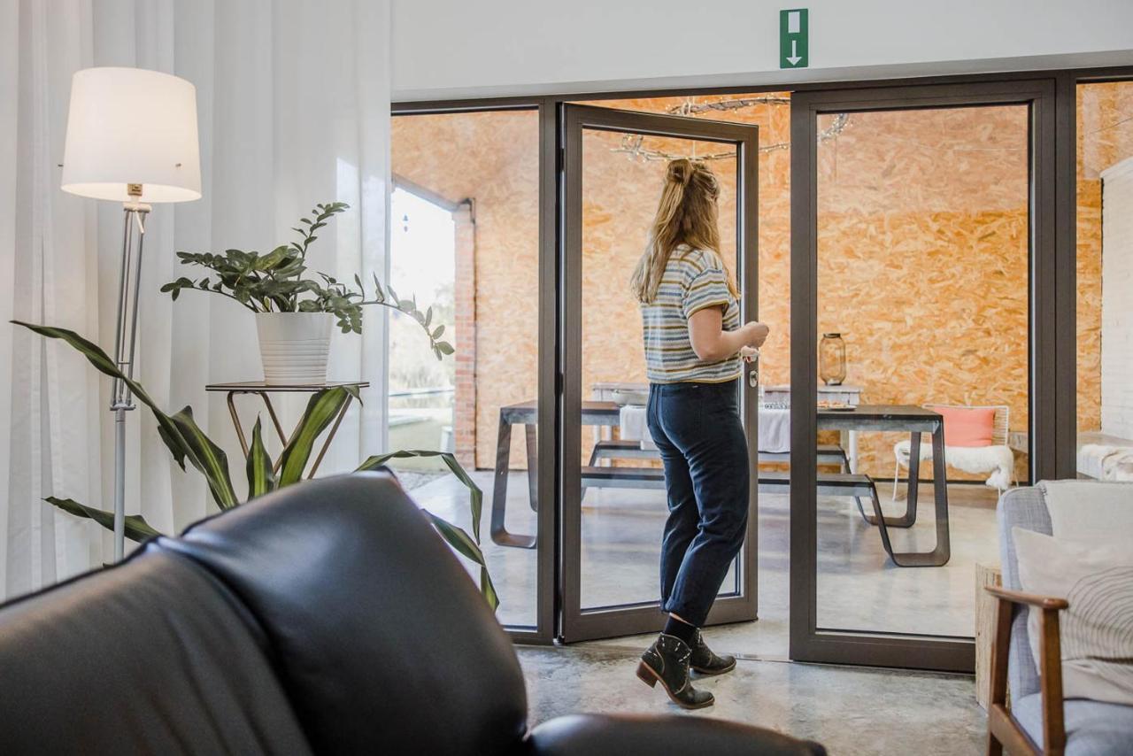 Viktoria Guesthouse ウェスターロ エクステリア 写真