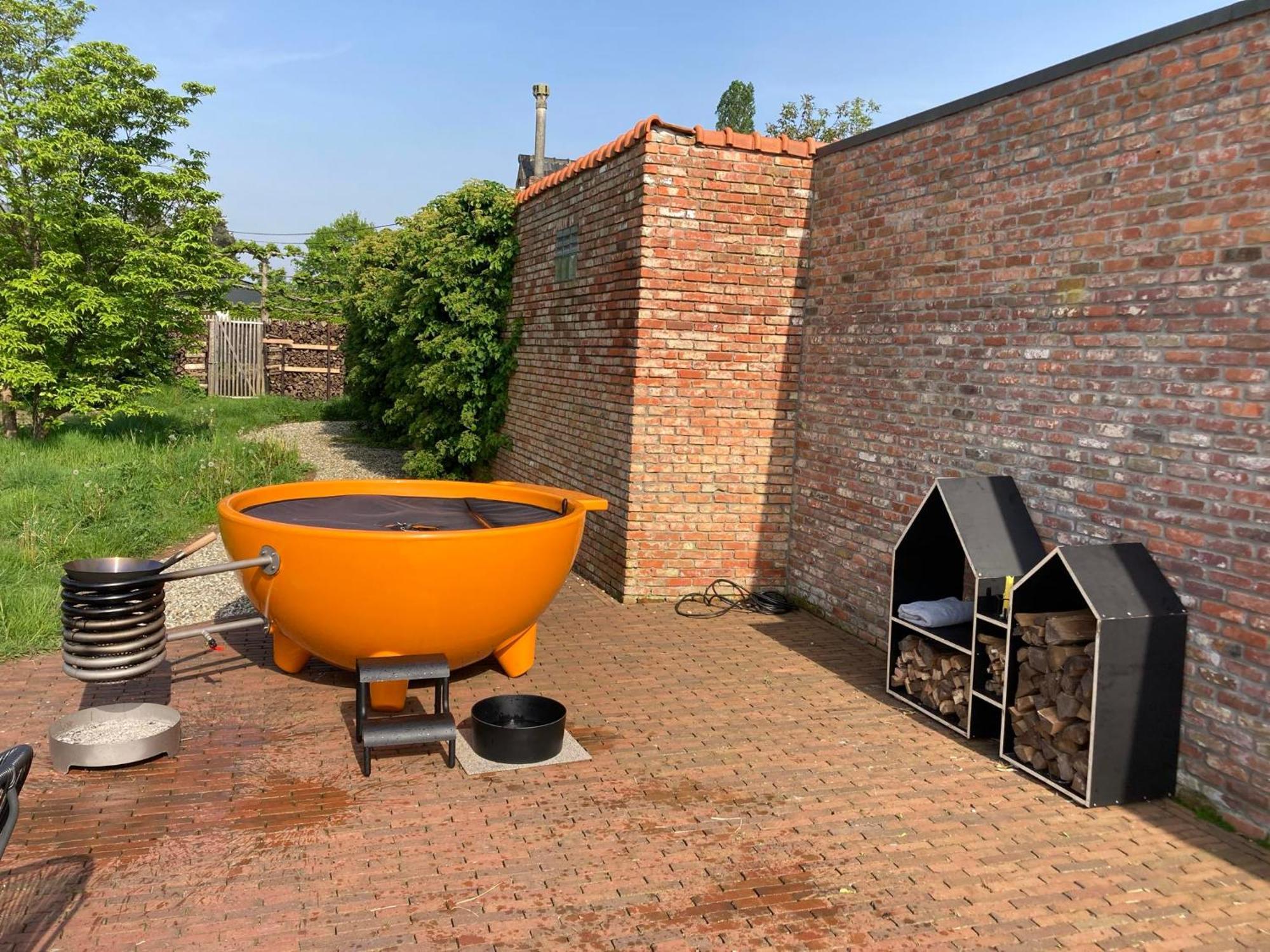 Viktoria Guesthouse ウェスターロ エクステリア 写真